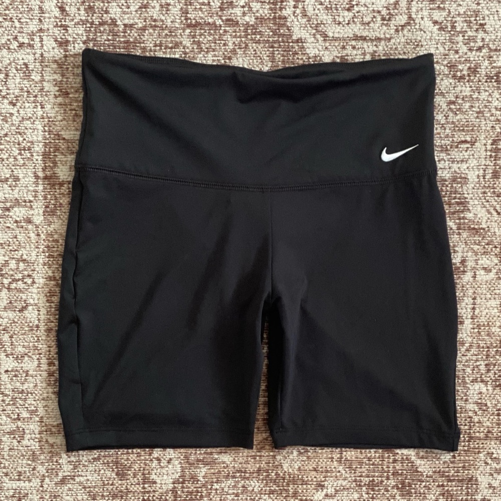 NWOT Nike Athletic Spandex Black Shorts Size Small